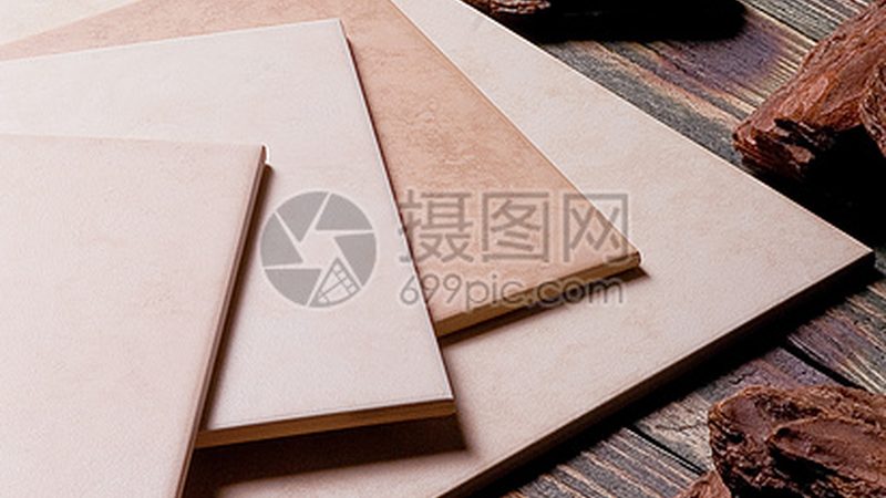 尺寸与形状：尺寸决定空间感，形状影响美观度